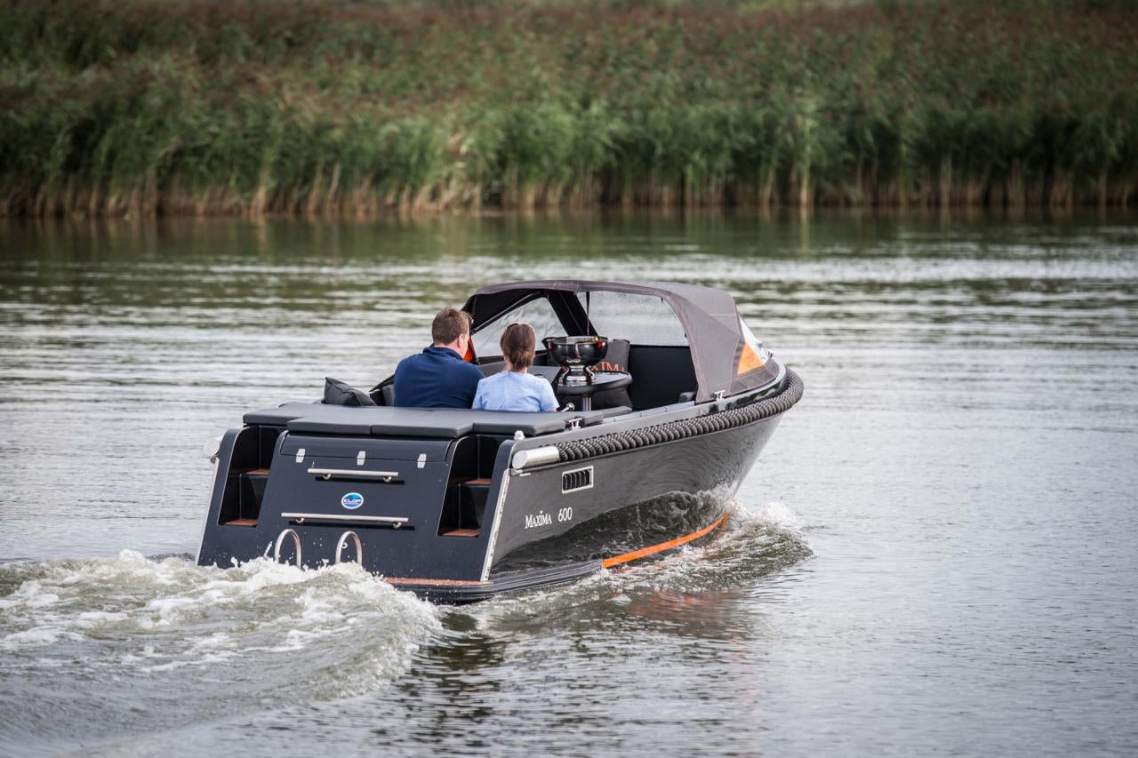 The Maxima 600 - Base Boat Build from