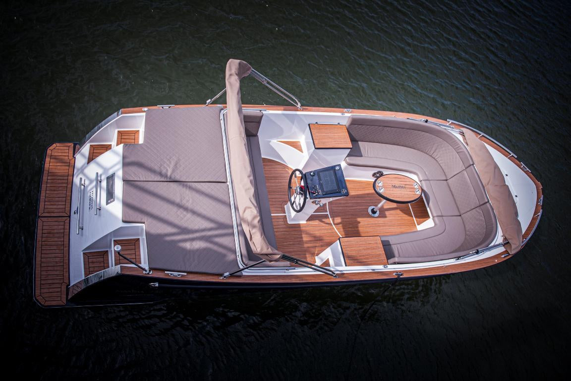 The Maxima 730 - Base Boat Build from