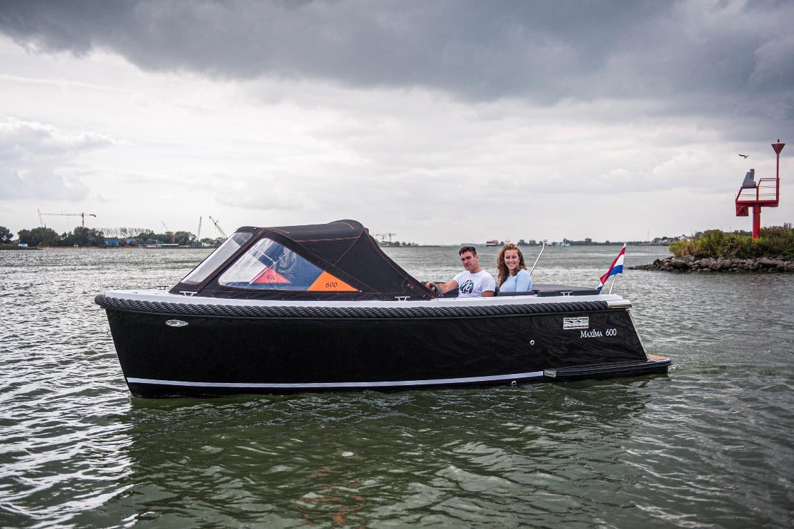 The Maxima 600 - Base Boat Build from