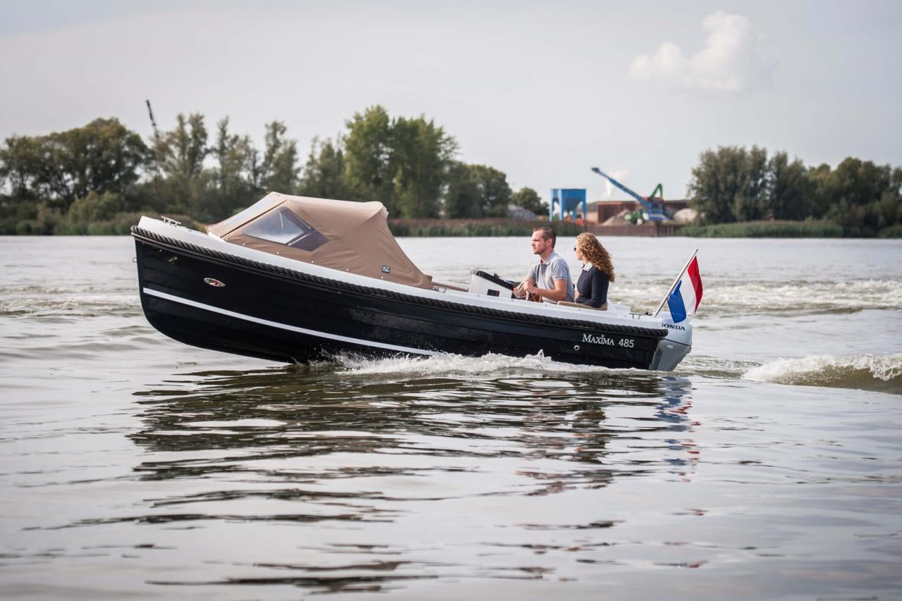 The Maxima 485 - Base Boat Build from