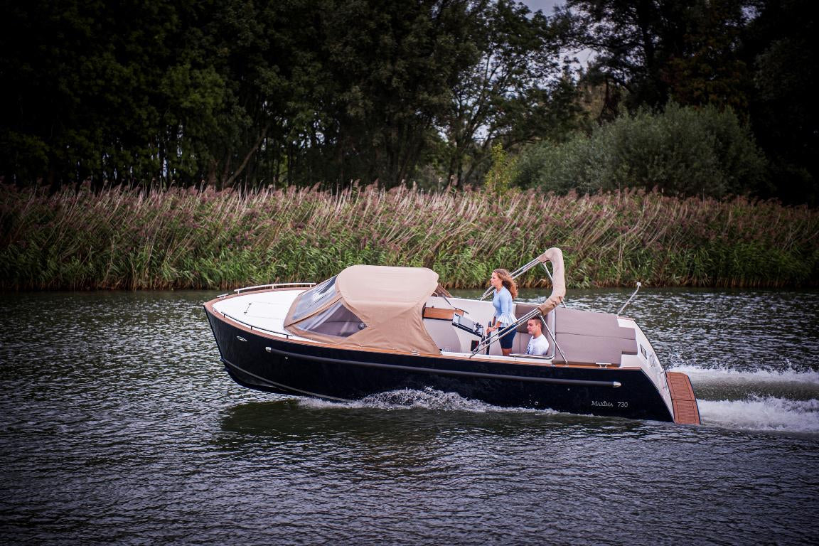 The Maxima 730 - Base Boat Build from
