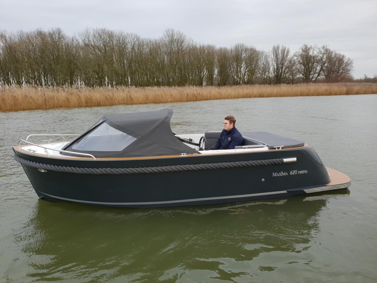 The Maxima 620 Retro MC - Base Boat Build from