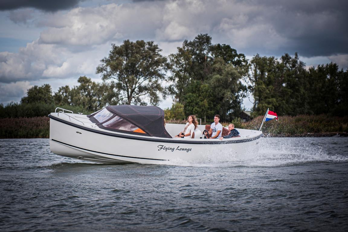 The Maxima 750 Flying Lounge - Base Boat Build from