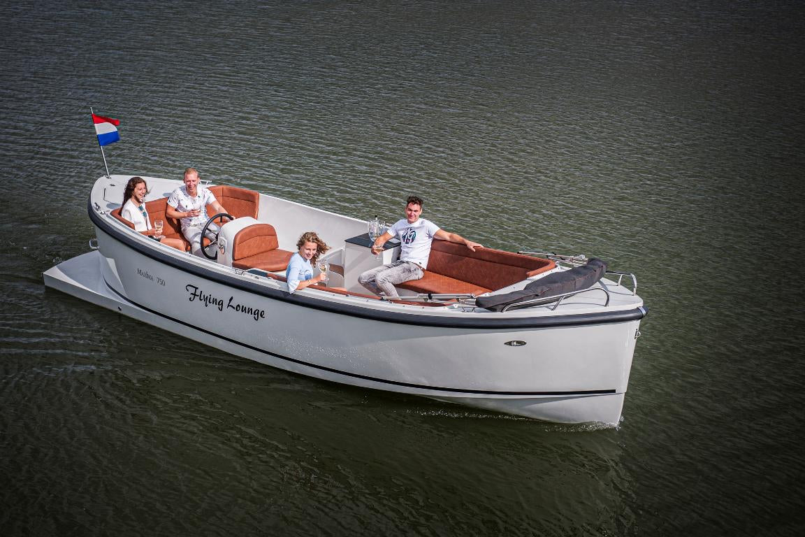 The Maxima 750 Flying Lounge - Base Boat Build from