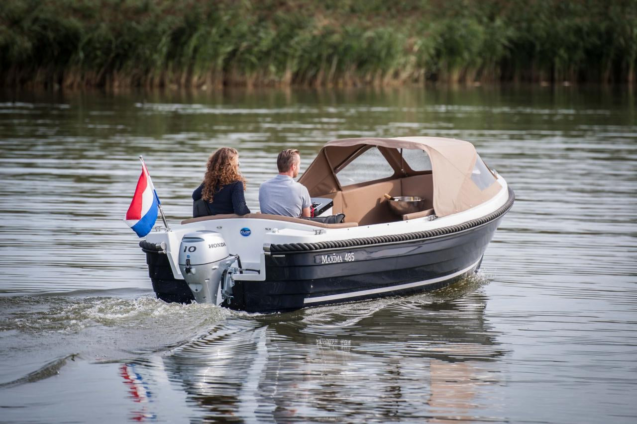 The Maxima 485 - Base Boat Build from