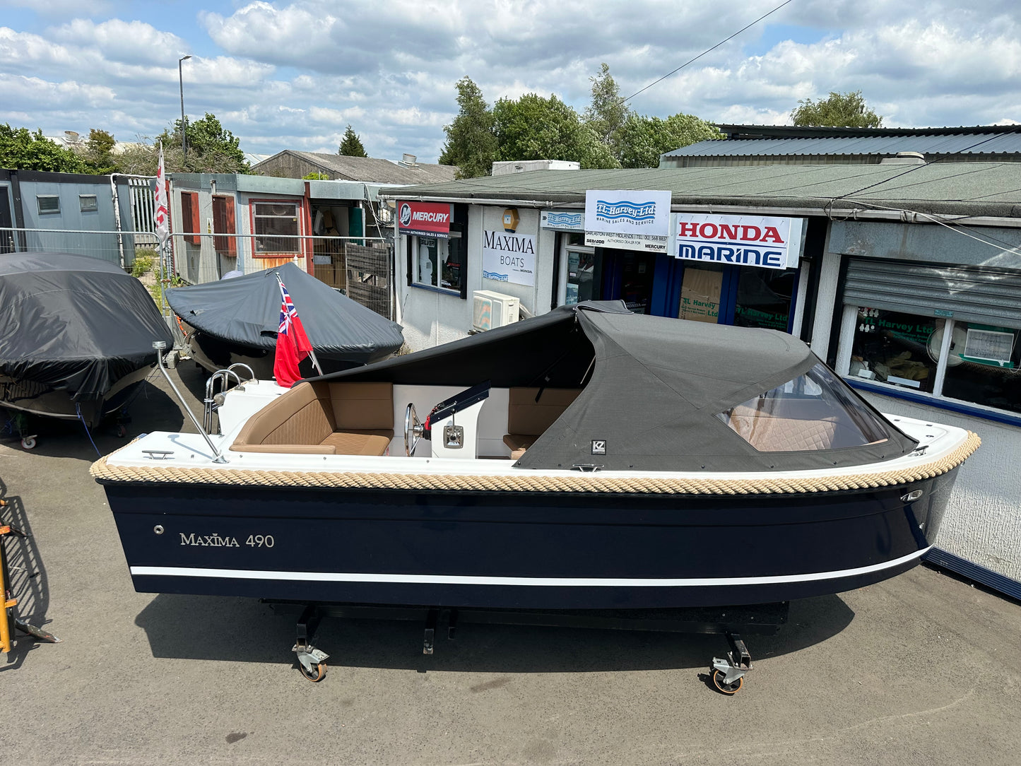 Maxima 490 XL Powered by Honda BF20 LRTU 20hp