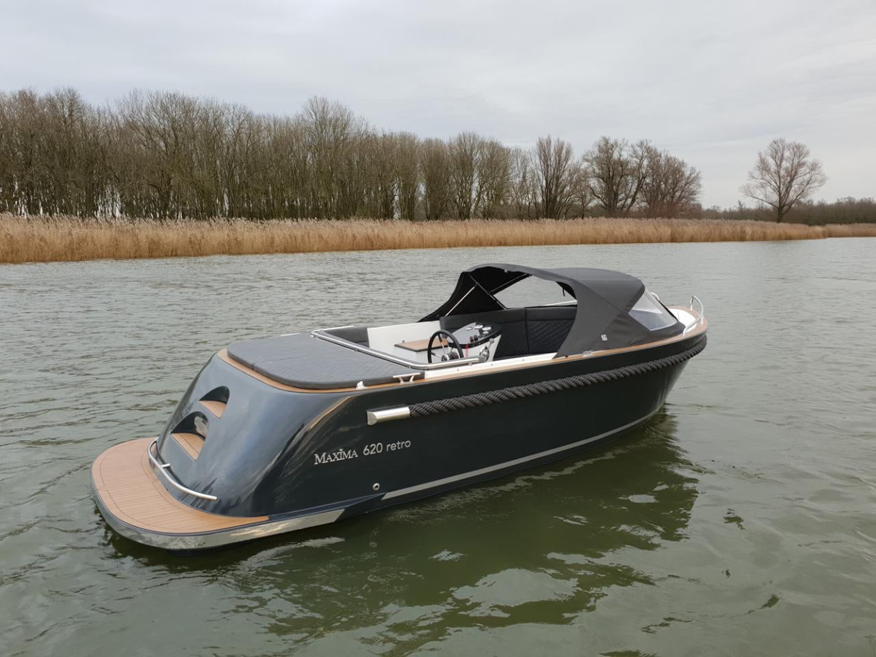 The Maxima 620 Retro MC - Base Boat Build from