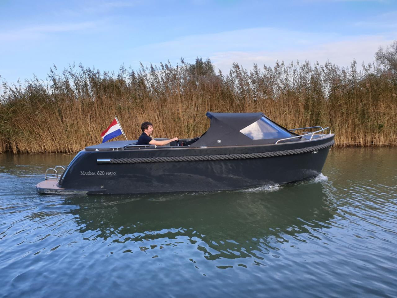 The Maxima 620 Retro MC - Base Boat Build from