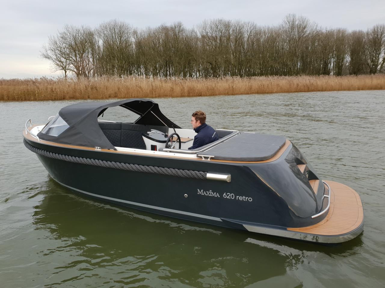 The Maxima 620 Retro MC - Base Boat Build from