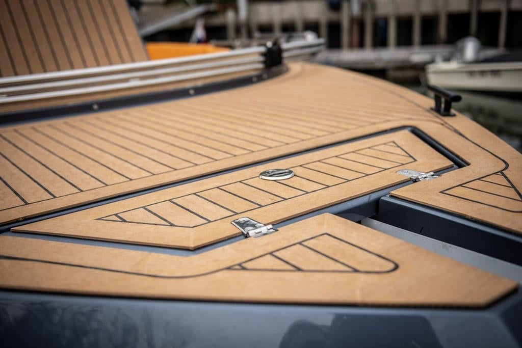 The New Maxima 35 - Base Boat Build from