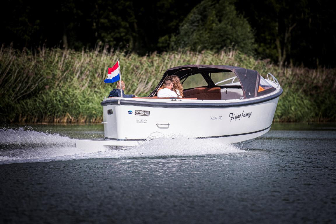 The Maxima 750 Flying Lounge - Base Boat Build from