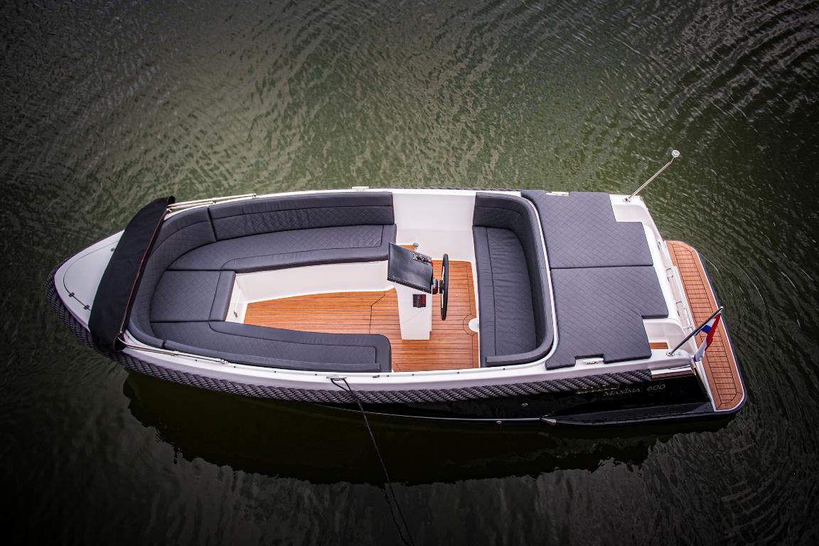 The Maxima 600 - Base Boat Build from