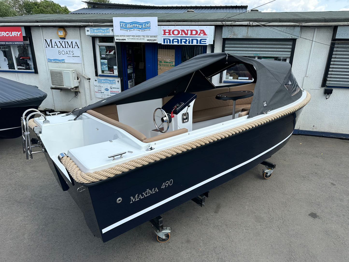 Maxima 490 XL Powered by Honda BF40 LRTU 40hp