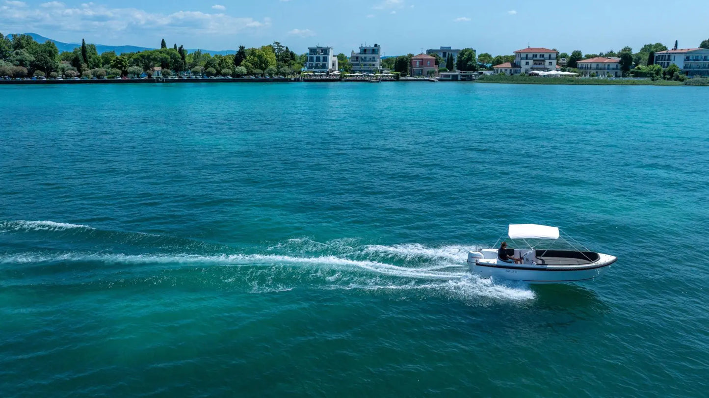 The Maxima 550 - Base Boat Build from