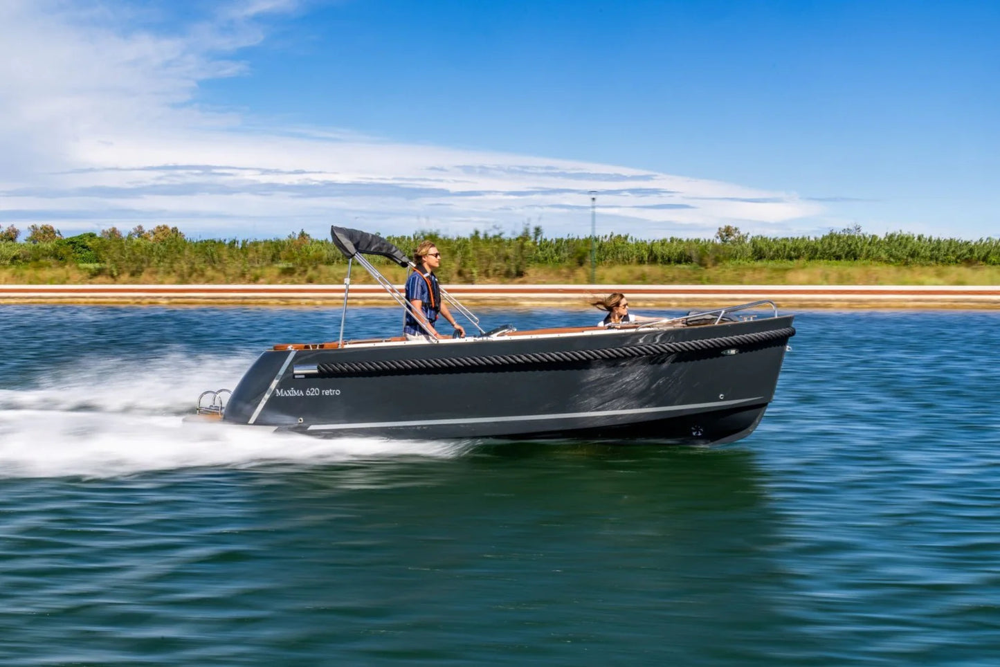 The Maxima 620 Retro MC - Base Boat Build from