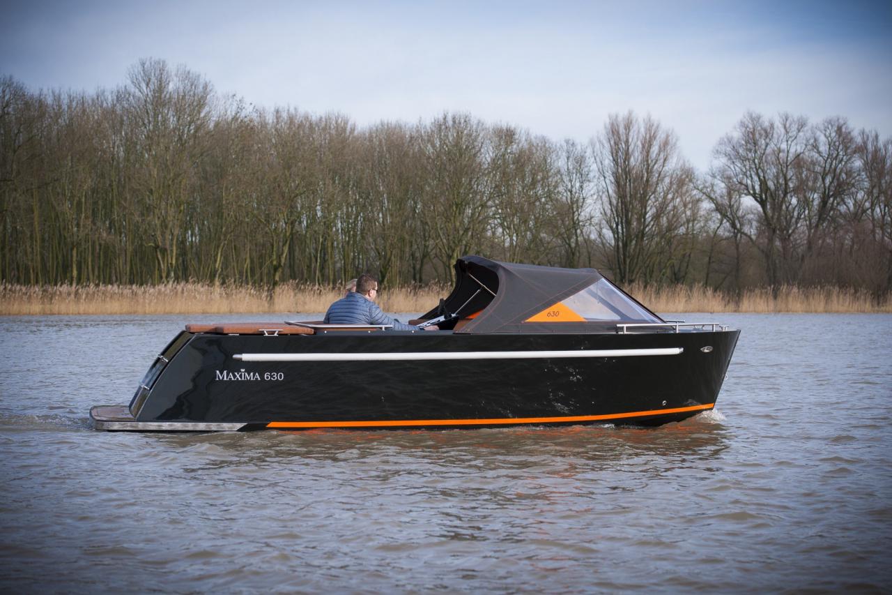 The Maxima 630 - Base Boat Build from