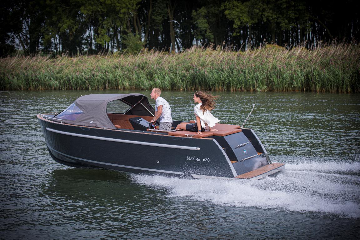 The Maxima 630 - Base Boat Build from