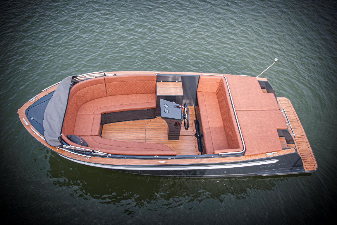 The Maxima 630 - Base Boat Build from