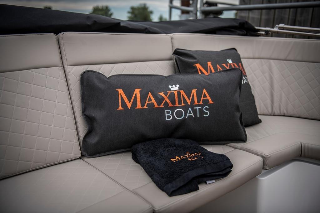 The New Maxima 820 Retro - Base Boat Build from