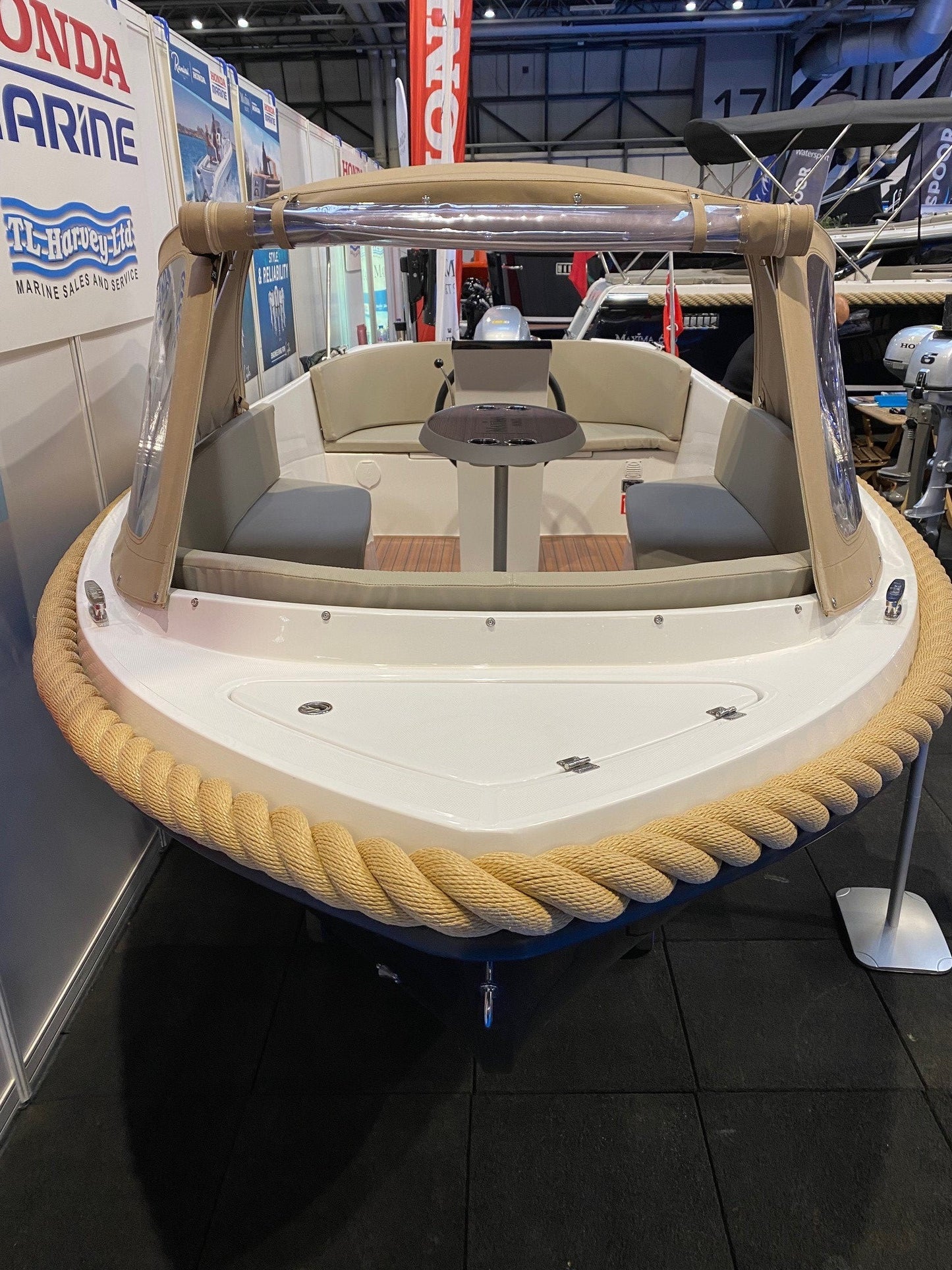 Maxima 550 Boat powered by Honda BF15 15hp In Stock Now
