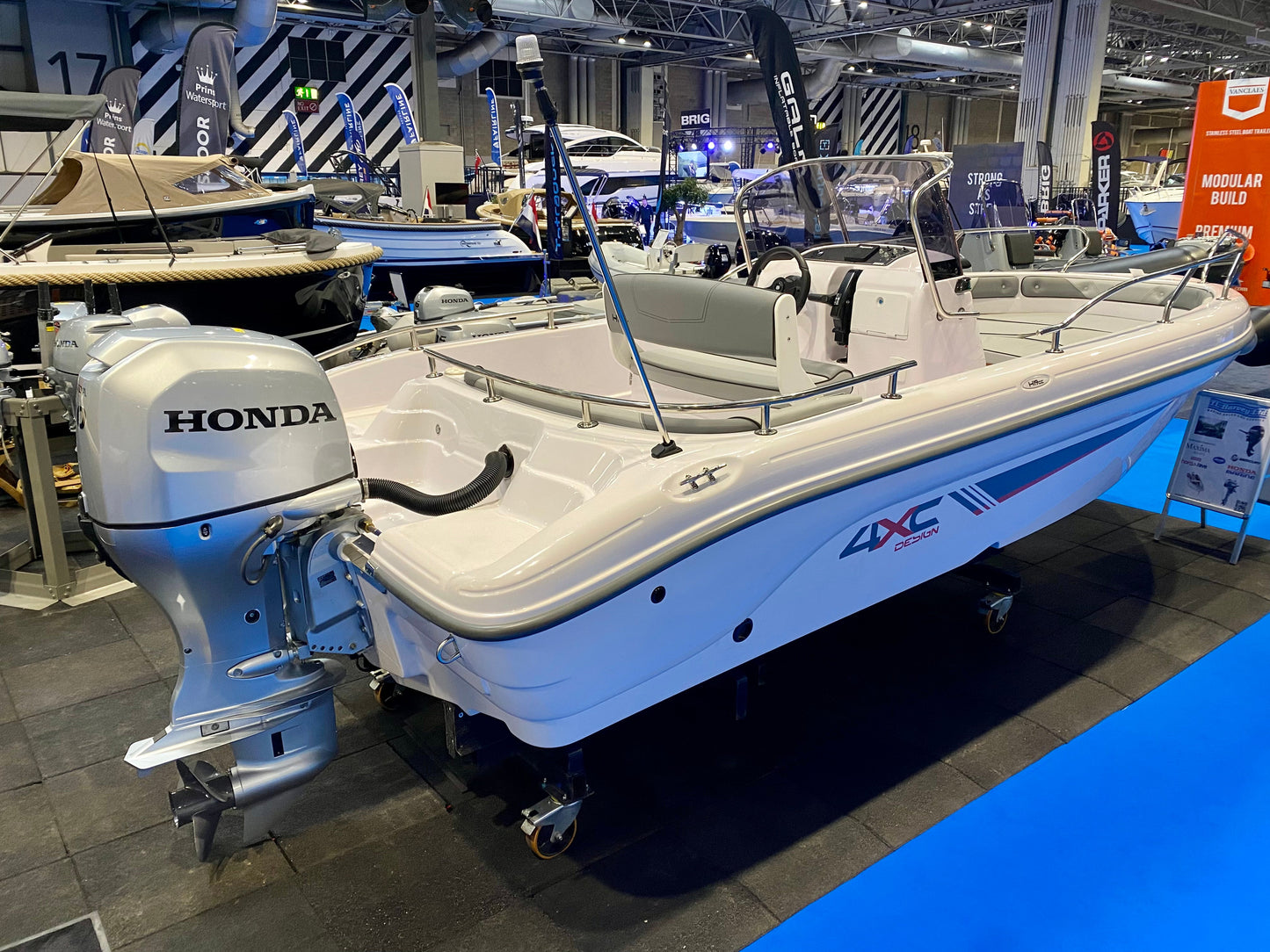 Ranieri 4XC19 H19cc  Open Line Sports Boat Powered by Honda BF100 VTEC 100hp