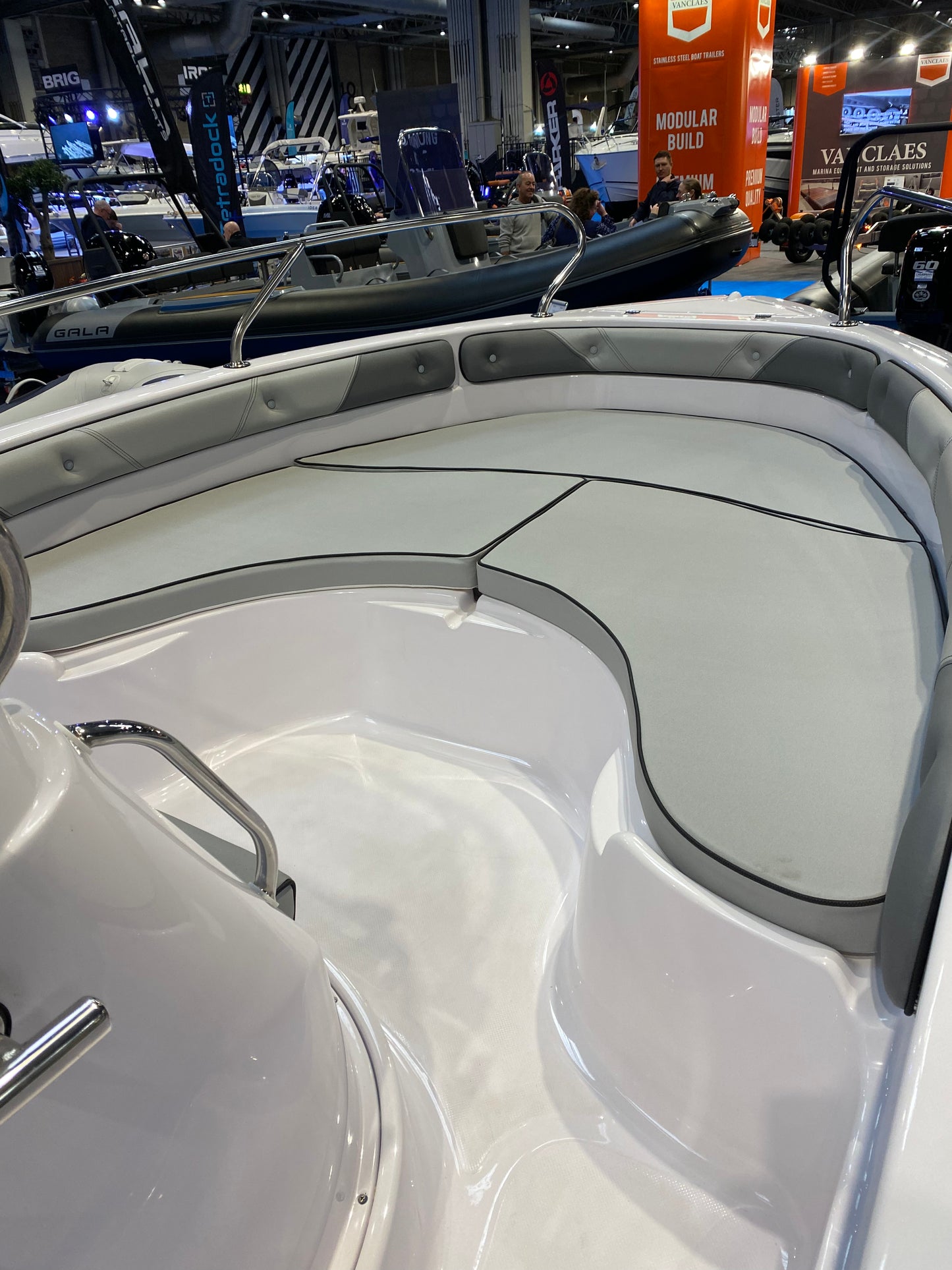 Ranieri 4XC19 H19cc Open Line Sports Boat Powered by a Honda BF80 80hp