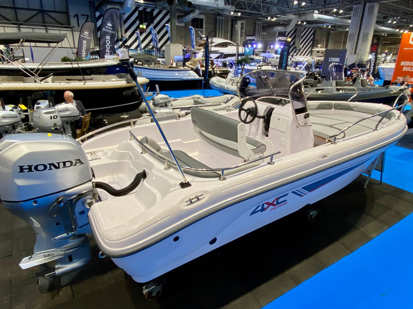 Ranieri 4XC19 H19cc Open Line Sports Boat Powered by a Honda BF80 80hp