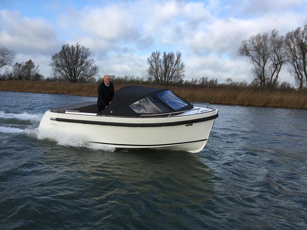 The Maxima 620 Retro - Base Boat Build from