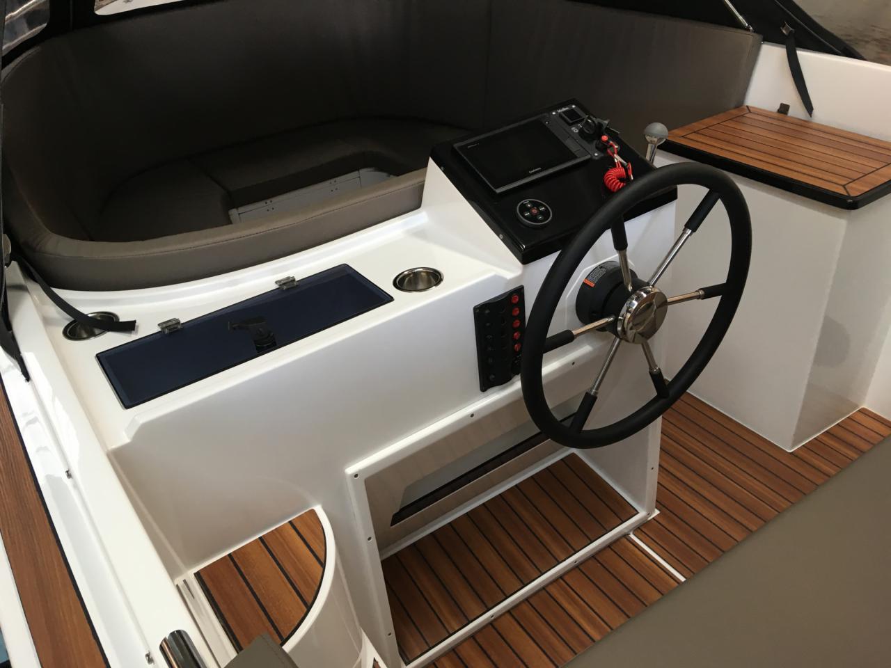The Maxima 620 Retro - Base Boat Build from